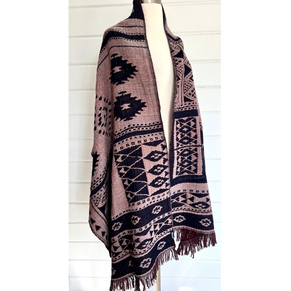 MADEWELL Large Tribal Ethnic Pattern Shawl Wrap - 88"L x 24"W - Picture 5 of 8